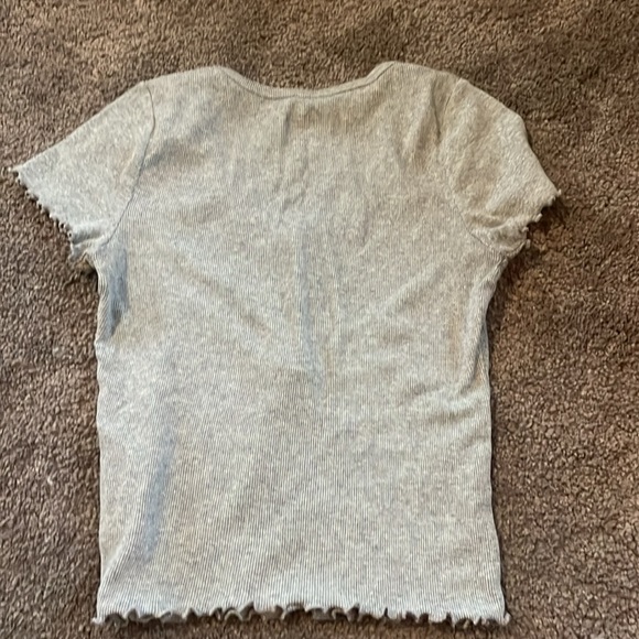 hollister grey ribbed baby tee size small - Picture 3 of 4